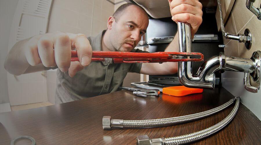 Expert burst pipe repair services in Stronghurst, IL